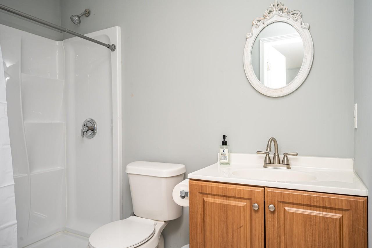 105 Carnes Drive Southeast - Photo 3 of 10