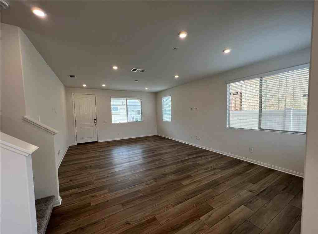 1454 Laurelwood Drive - Photo 2 of 17