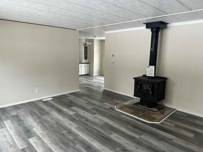 143 Camelot Dr - Photo 2 of 15