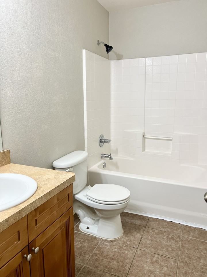 2324 Aldergate Drive - Photo 5 of 14