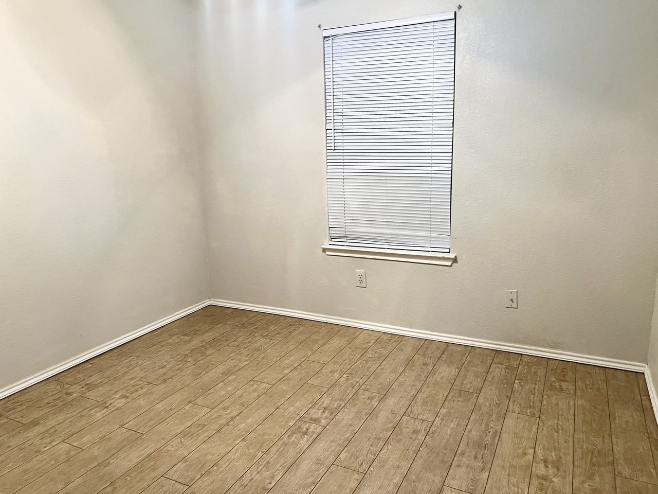 2324 Aldergate Drive - Photo 6 of 14