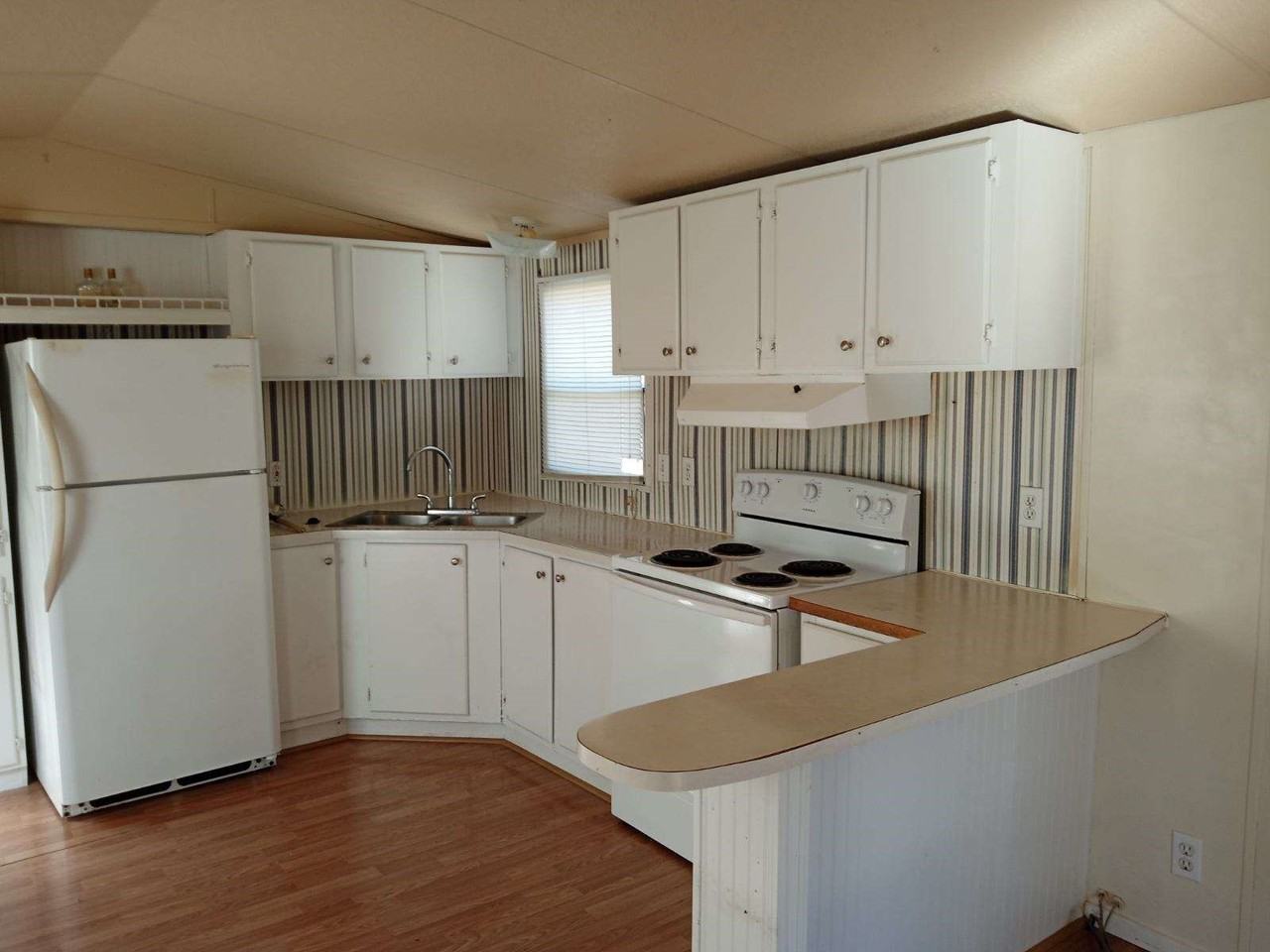 21999 Taylor Road NA, Tasley, VA 23441 2 Bedroom House for 1,000