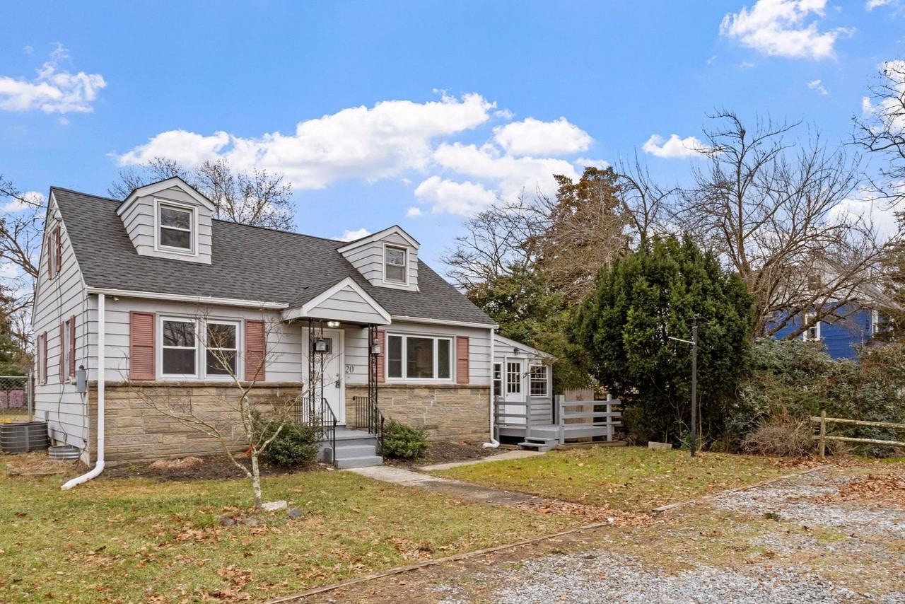 20 Lake Ave #1 - Photo 2 of 24