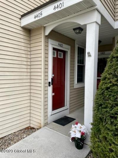 4405 Foxwood Dr S - Photo 2 of 34