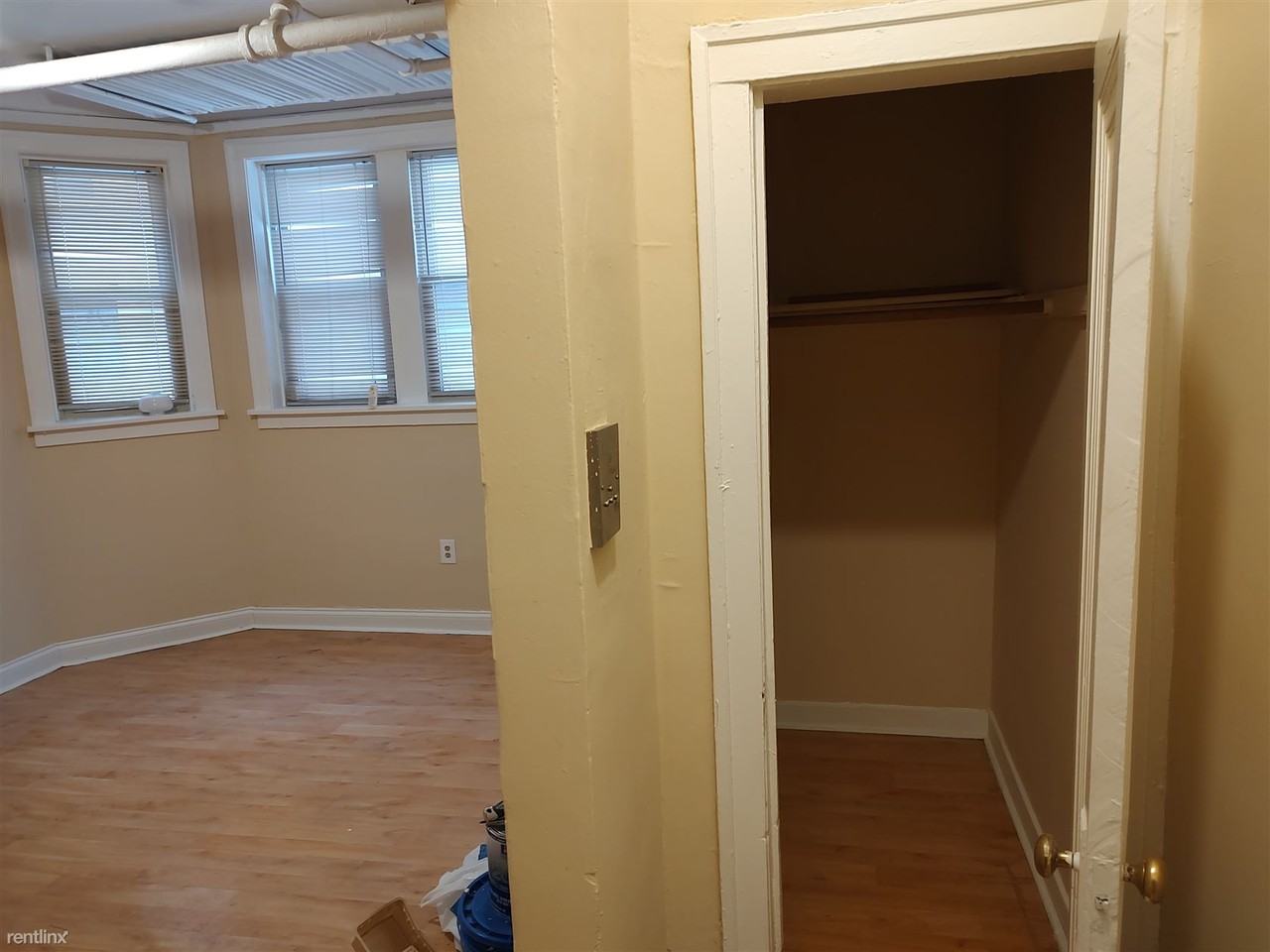 3950 W Roscoe St - Photo 3 of 9