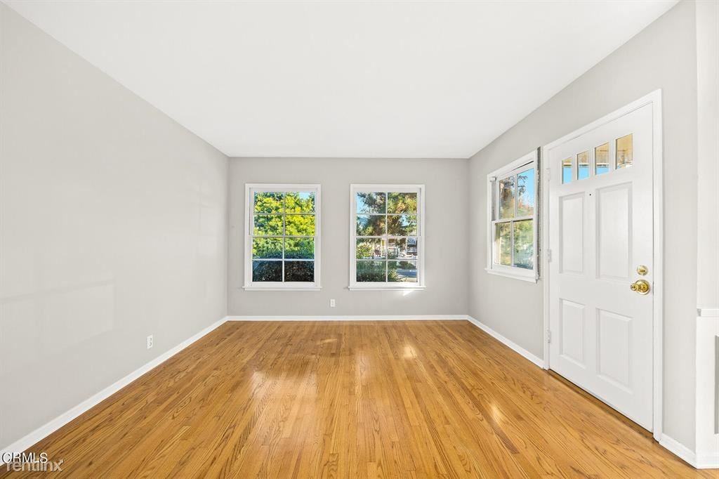 2713 Heather Heights Ave - Photo 3 of 10