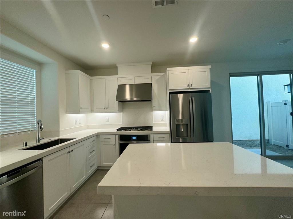 510 Embrook Way - Photo 3 of 10