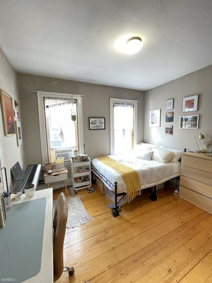 56 Calumet St - Photo 3 of 7