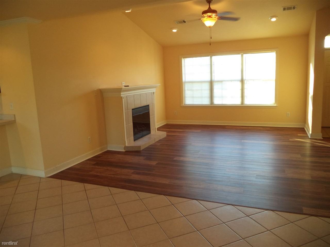 108 Lakade Cir - Photo 2 of 3