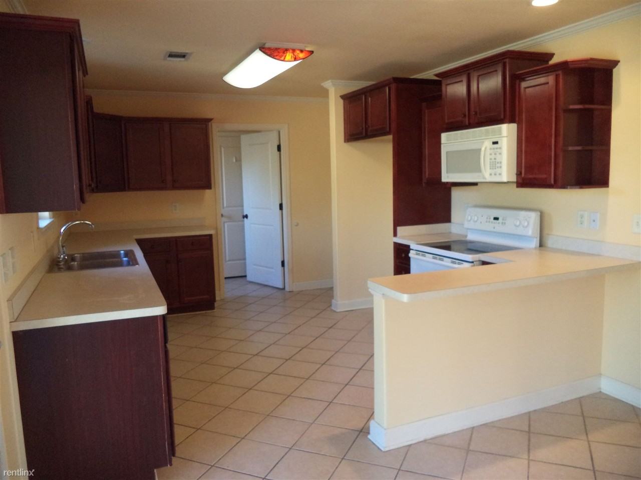 108 Lakade Cir - Photo 3 of 3