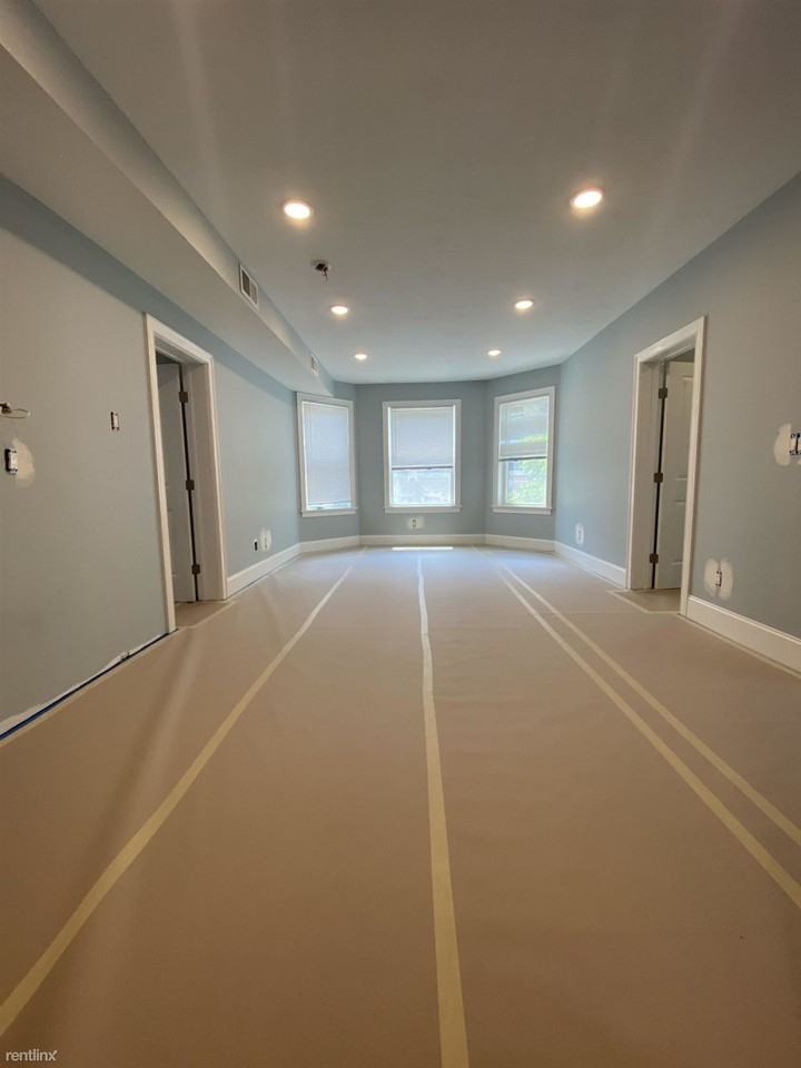 186 Kelton St - Photo 2 of 12