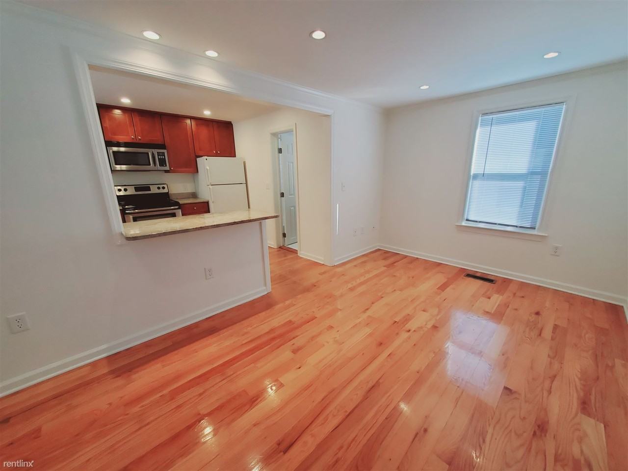 100 Center St - Photo 2 of 6