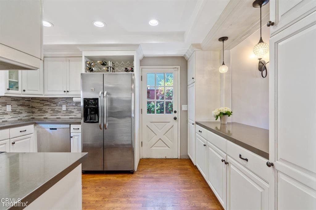 343 Cherry Dr - Photo 3 of 12