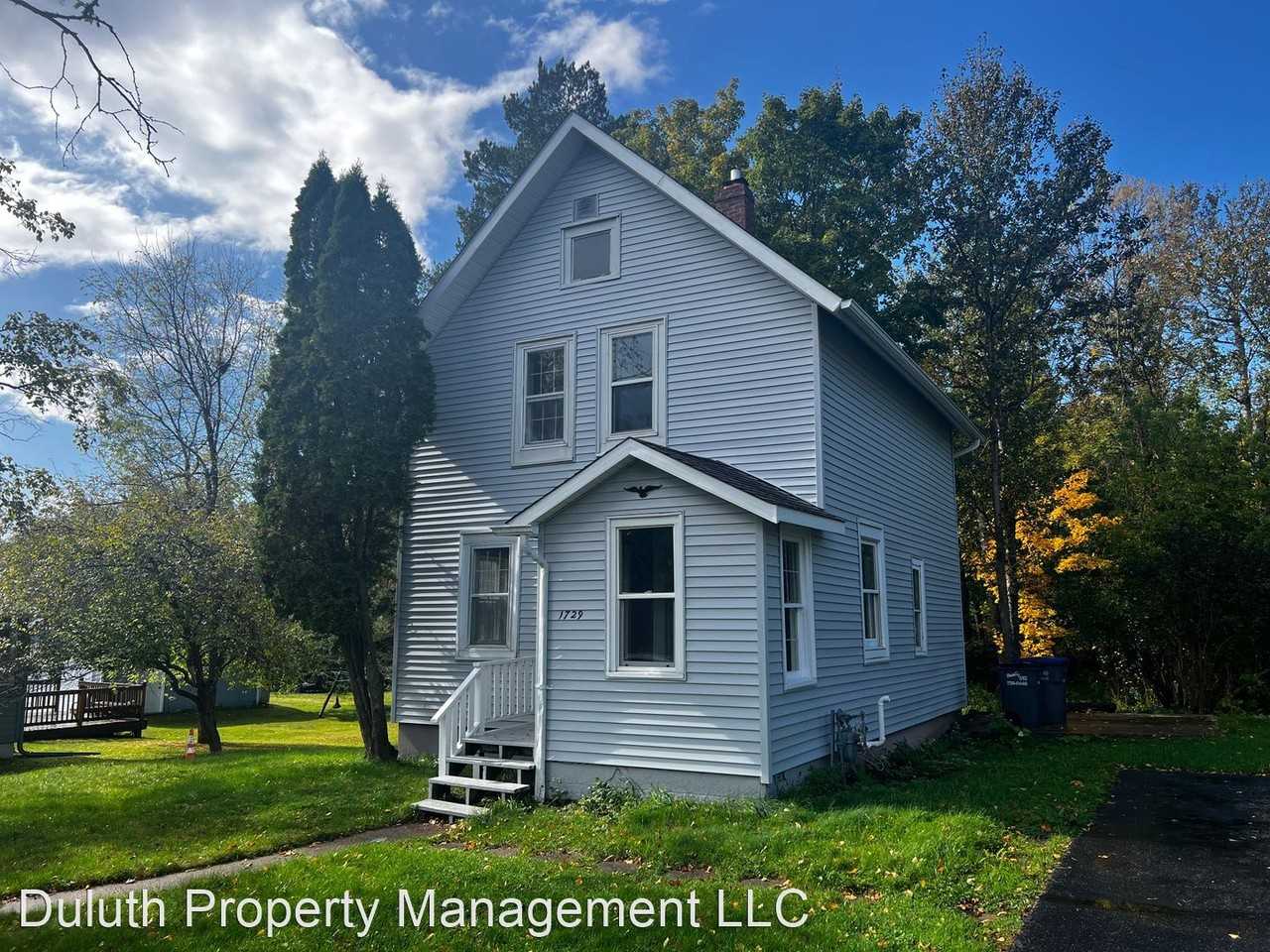 1729 Carver Ave - Photo 2 of 18