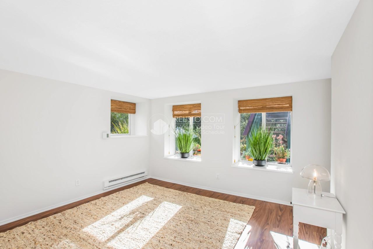 3900 Oakmore Rd - Photo 2 of 17