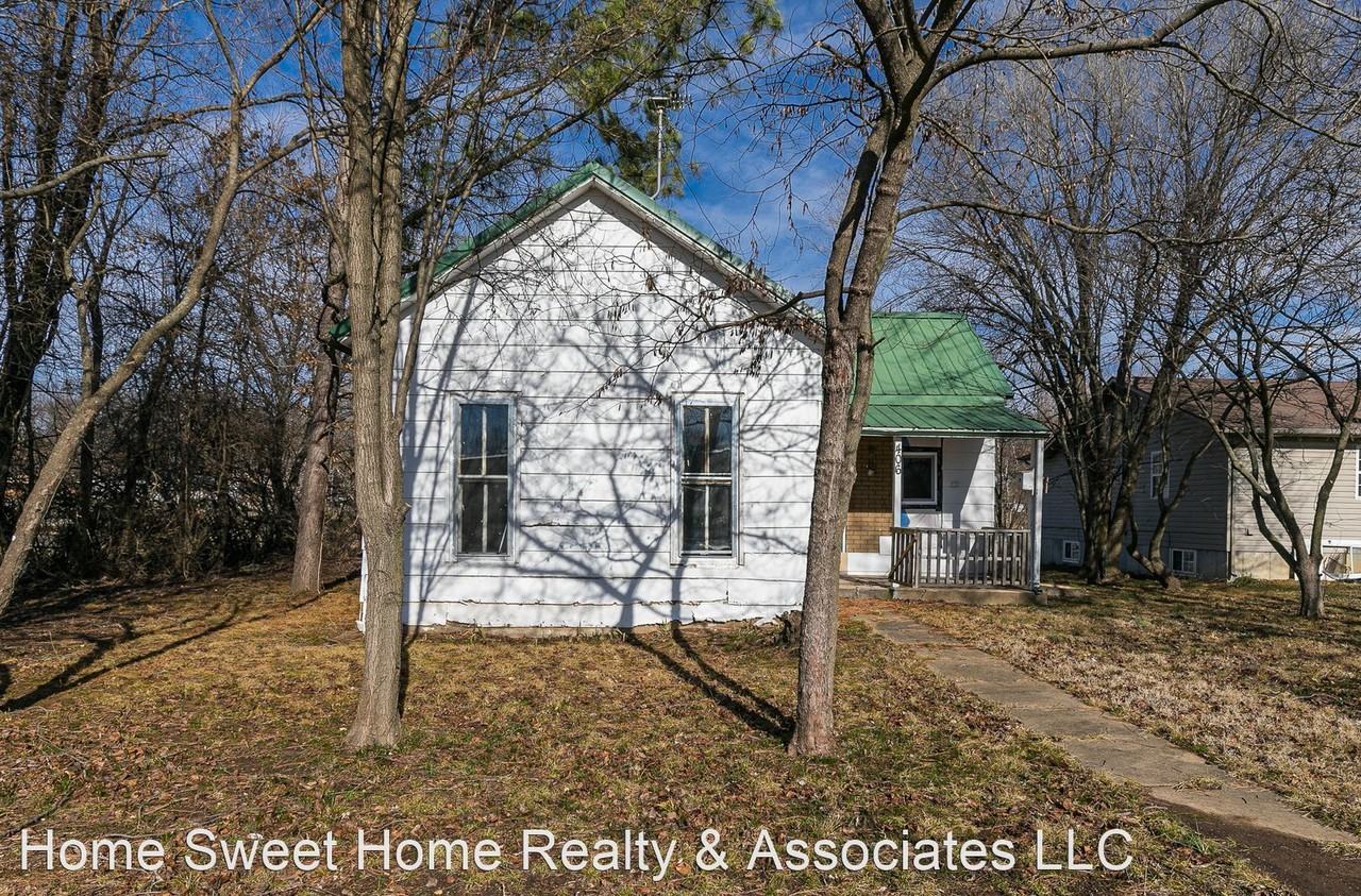 406 W Commercial St - Photo 2 of 23