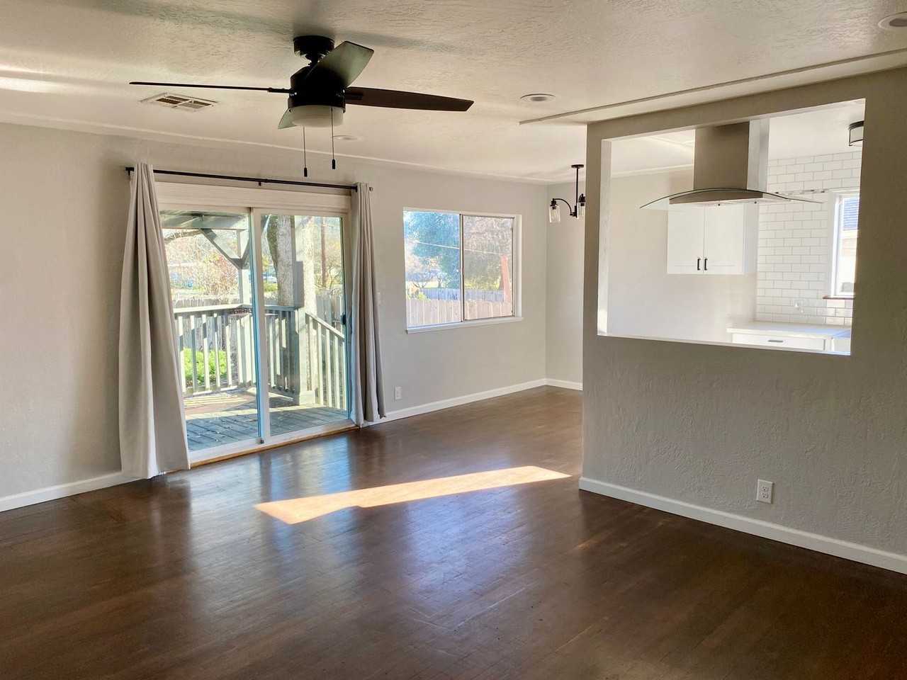 2895 Robert Ct - Photo 2 of 16
