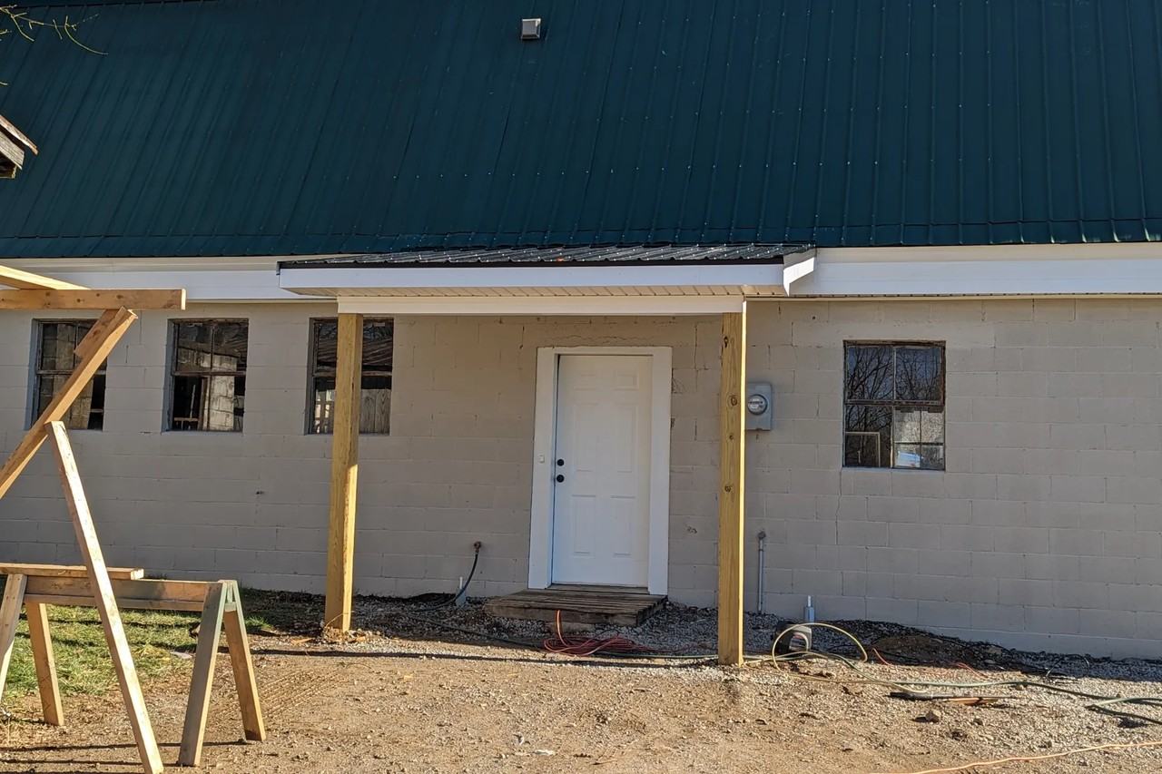 1410 E Moody Ln - Photo 2 of 12