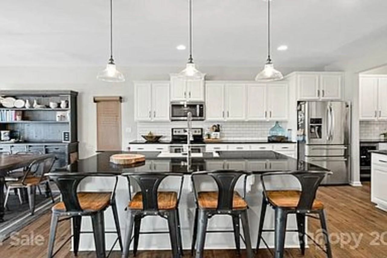 1137 Bethel Rd - Photo 3 of 35