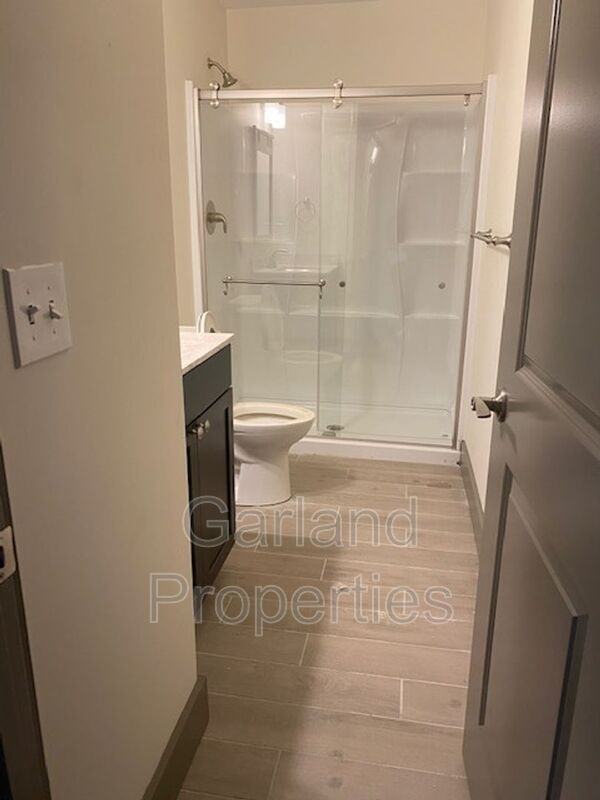 821 Salem Ave Sw #4 - Photo 6 of 9
