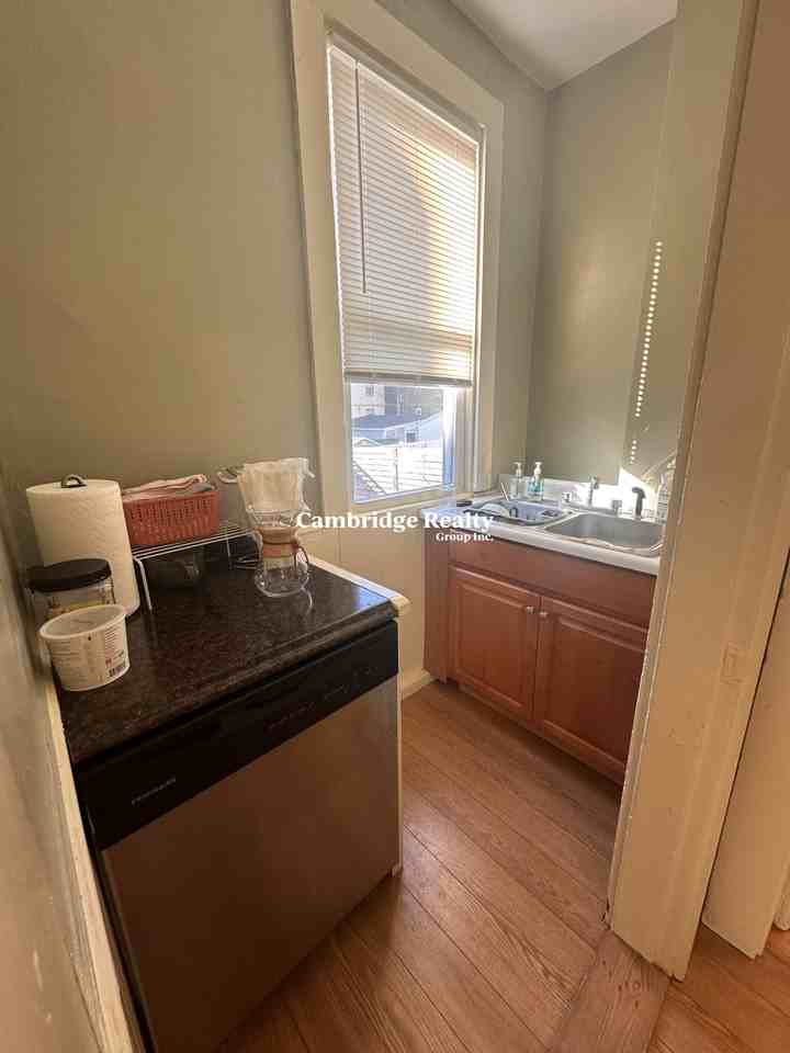 374 Highland Ave #T - Photo 4 of 35