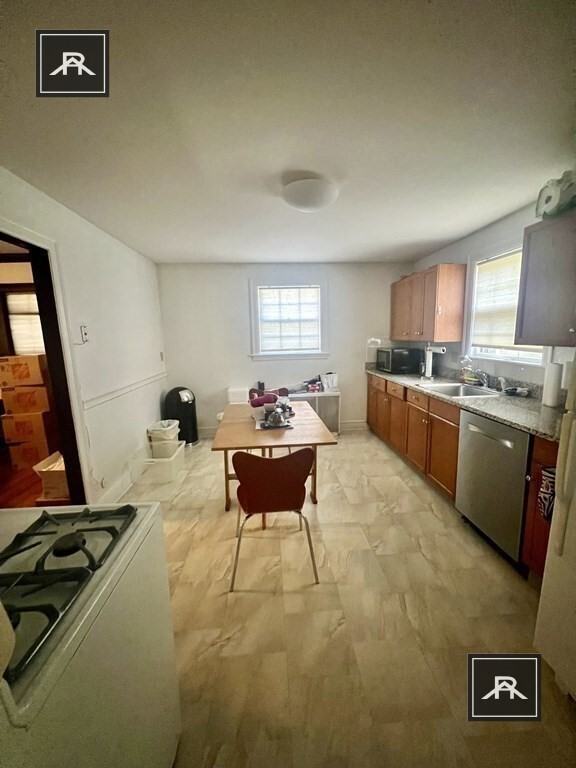 52 Duxbury Rd - Photo 2 of 11