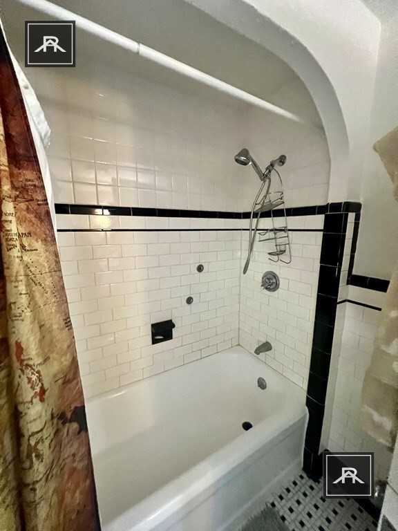 52 Duxbury Rd - Photo 3 of 11