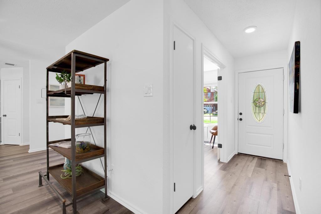 2203 Lexfield Ln - Photo 5 of 28