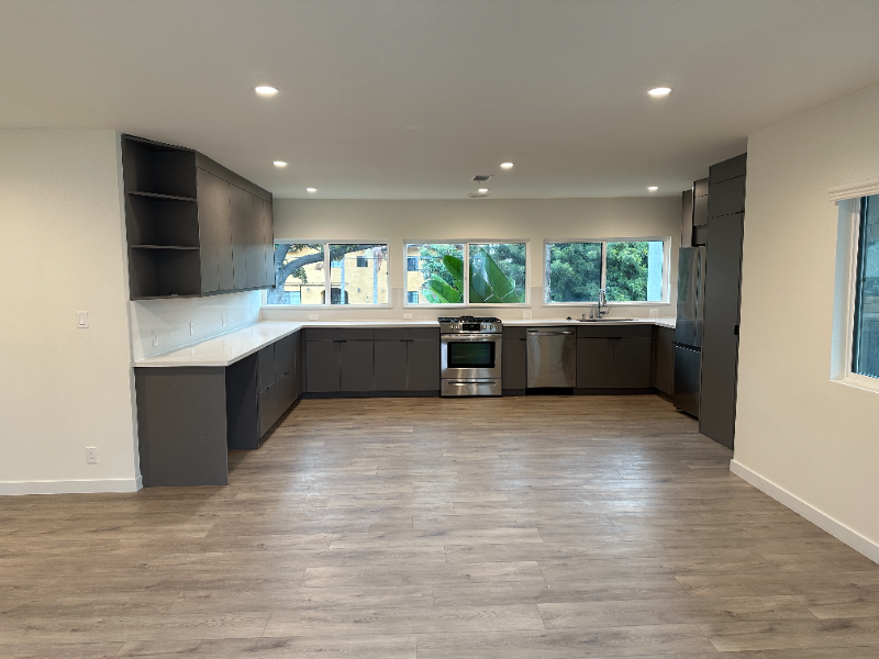 2021 N Beachwood Dr #5 - Photo 7 of 40