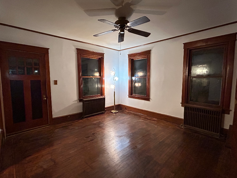 613 10th Ave - Photo 3 of 22