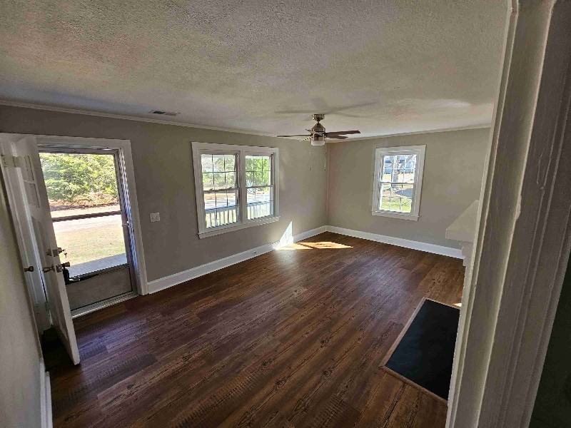 209 Pershing St - Photo 5 of 15