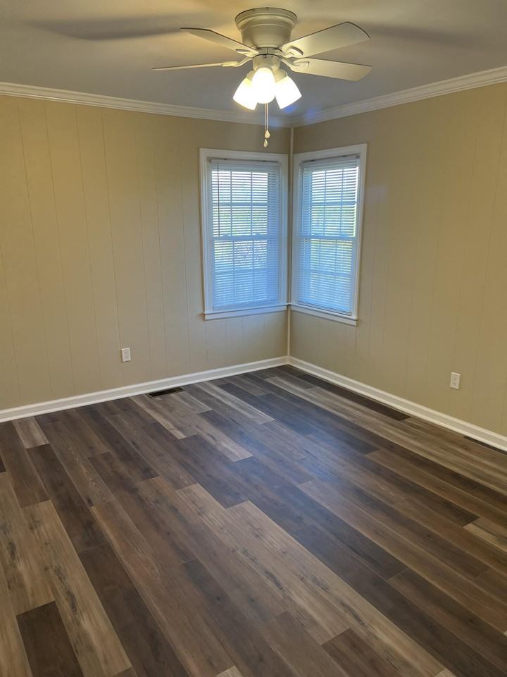 390 Vickie Lee Dr #1 - Photo 4 of 6