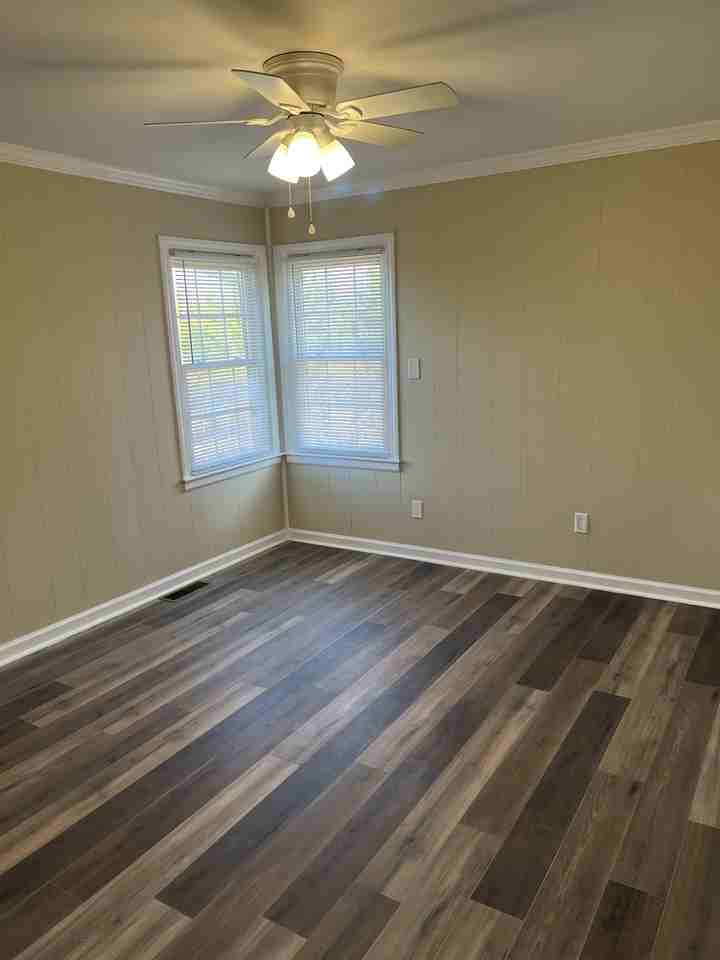 390 Vickie Lee Dr #1 - Photo 5 of 6