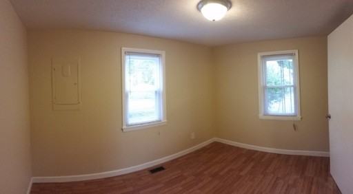 313 Locust St - Photo 3 of 9