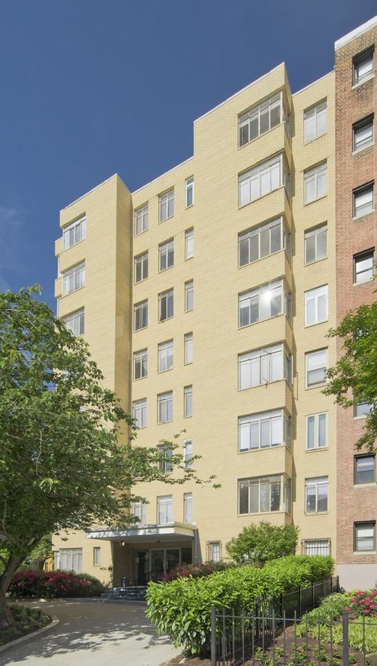 Sixteen Hundred Apartments - Photo 2 of 22