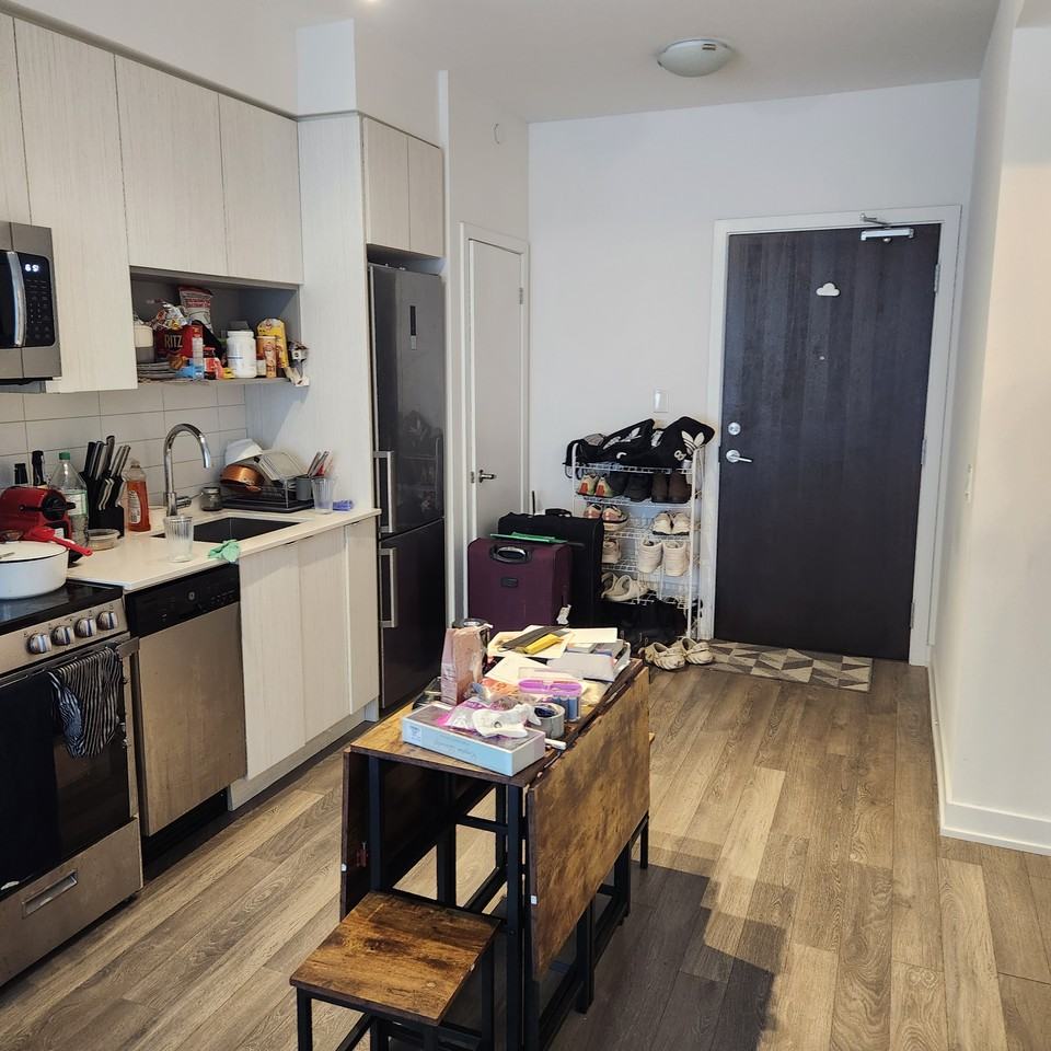 Danforth Ave & Greenwood Ave #207 - Photo 7 of 12