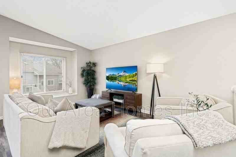 5635 Sanibel Dr - Photo 3 of 22