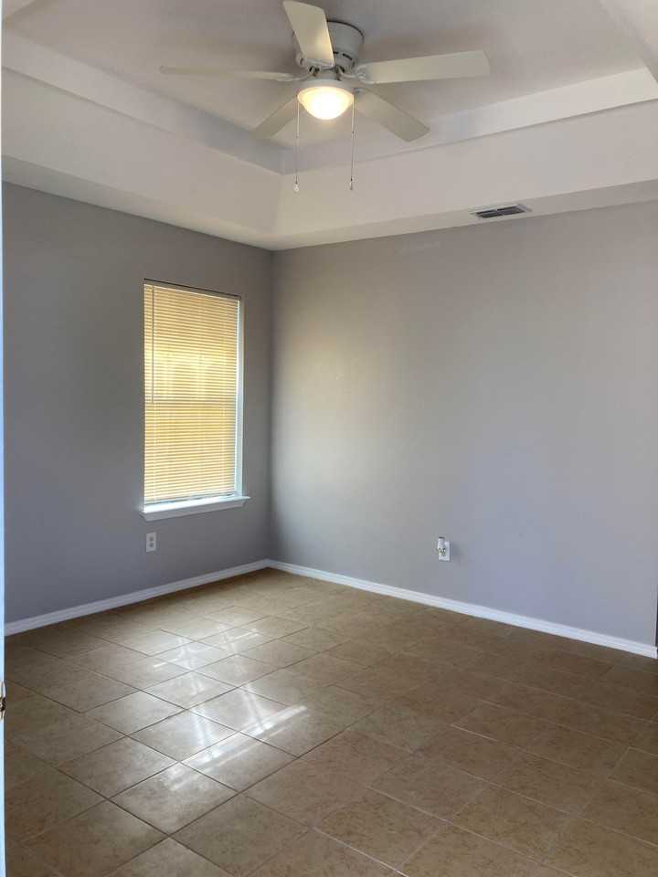 521 Amigos Lane - Photo 3 of 16