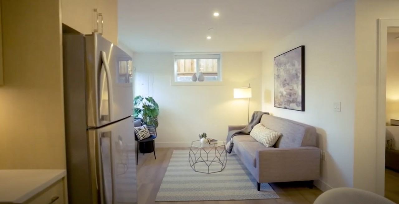 1210 Nootka Street - Photo 4 of 7