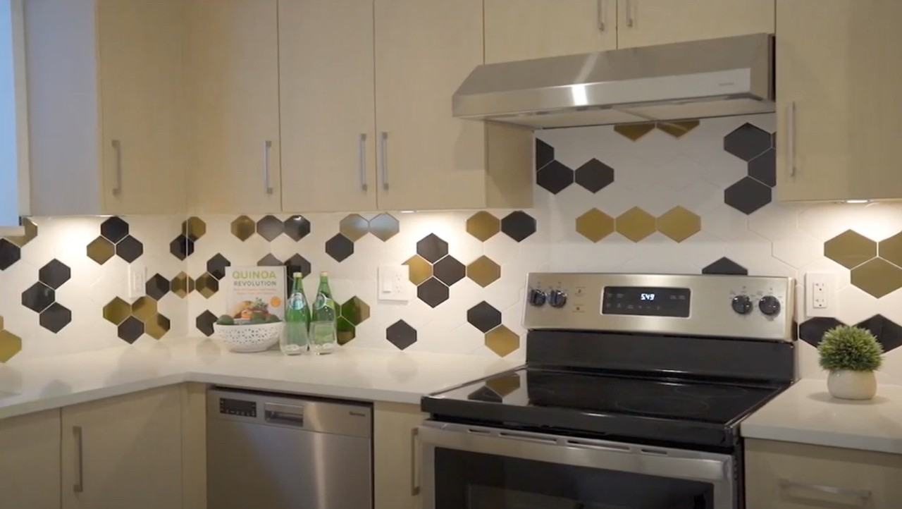 1210 Nootka Street - Photo 5 of 7