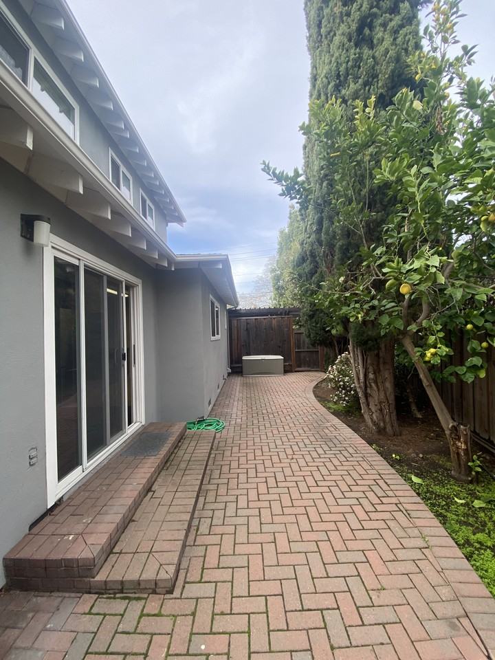 1168 Rose Avenue #A - Photo 3 of 12