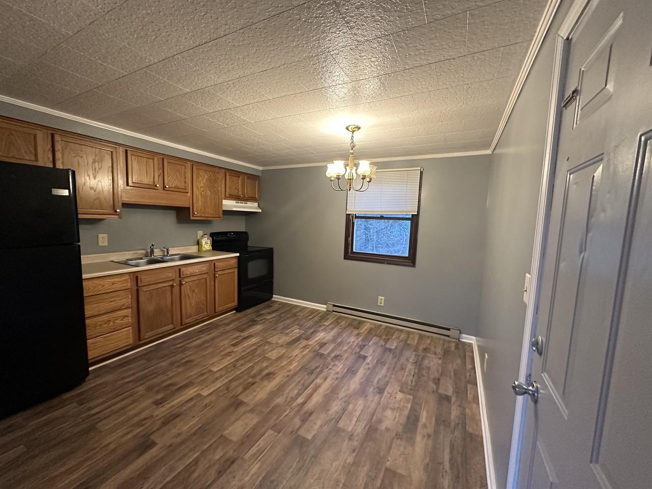 430 N Greensburg St #430 - Photo 4 of 11