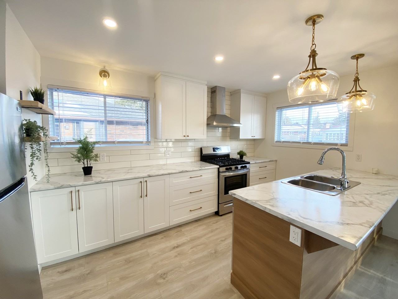 668 Claude Street #A - Photo 3 of 16