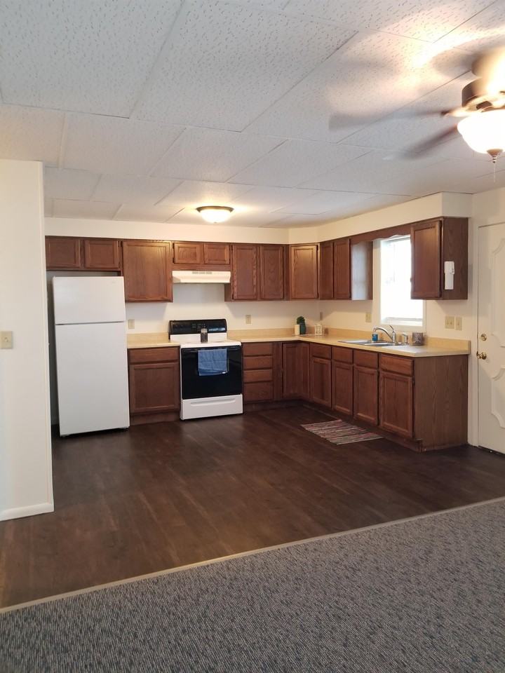 708 E Washington St - Photo 2 of 8