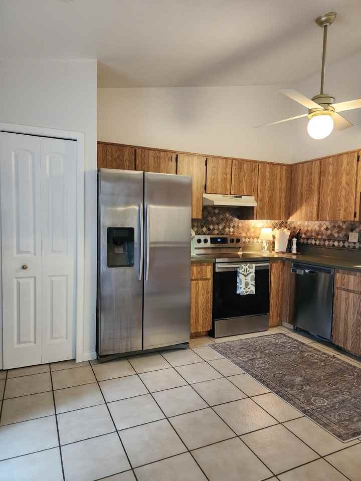 1388 Crescent Ct - Photo 2 of 32