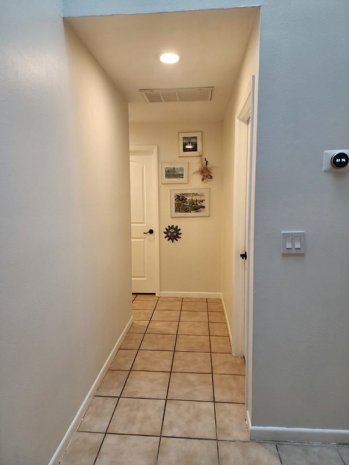 1388 Crescent Ct - Photo 7 of 32