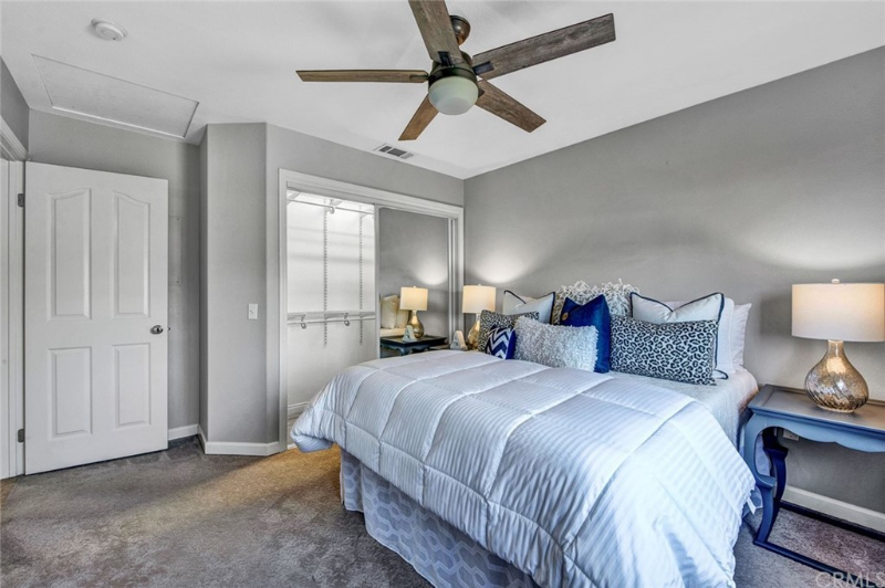 10111 Phelan Dr #B - Photo 2 of 15