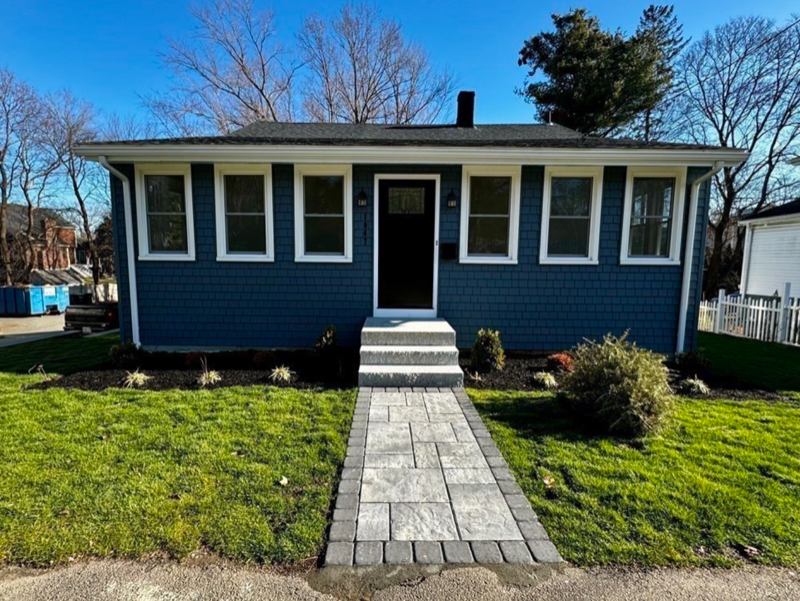 1047 Pleasant St - Photo 3 of 29