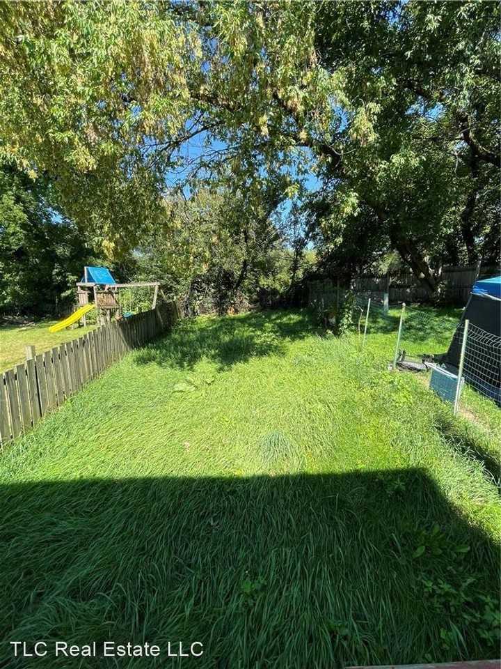 32 Norris Ave - Photo 2 of 32