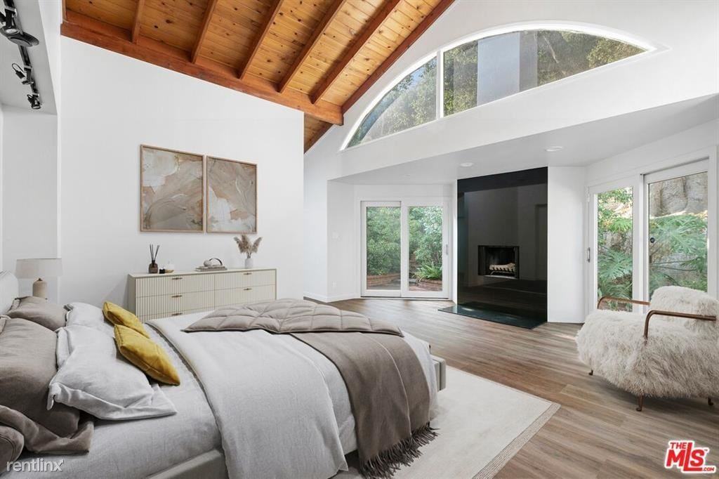 1023 Bienveneda Ave - Photo 2 of 12